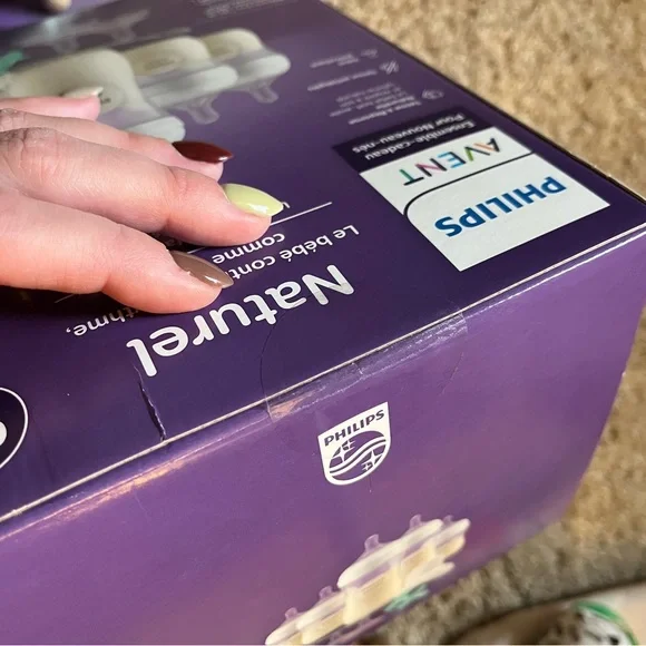 Philips Avent Newborn Gift Set - Natural Feeding w/ 2pk Soothie Pacifier - Picture 4 of 8